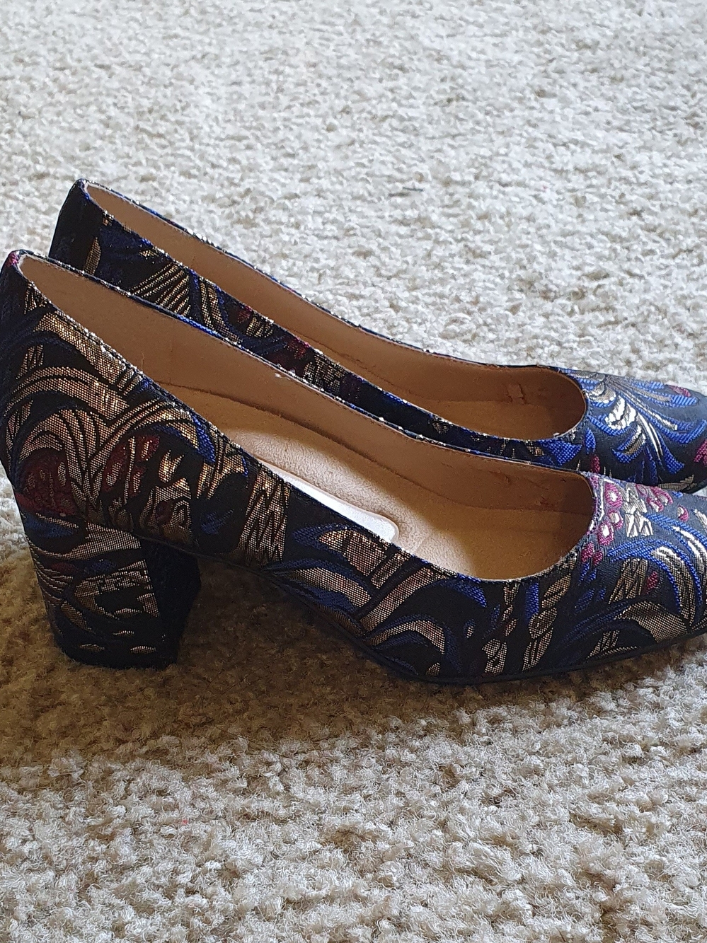 Naturalizer Heel Pumps Sz 6W Unique